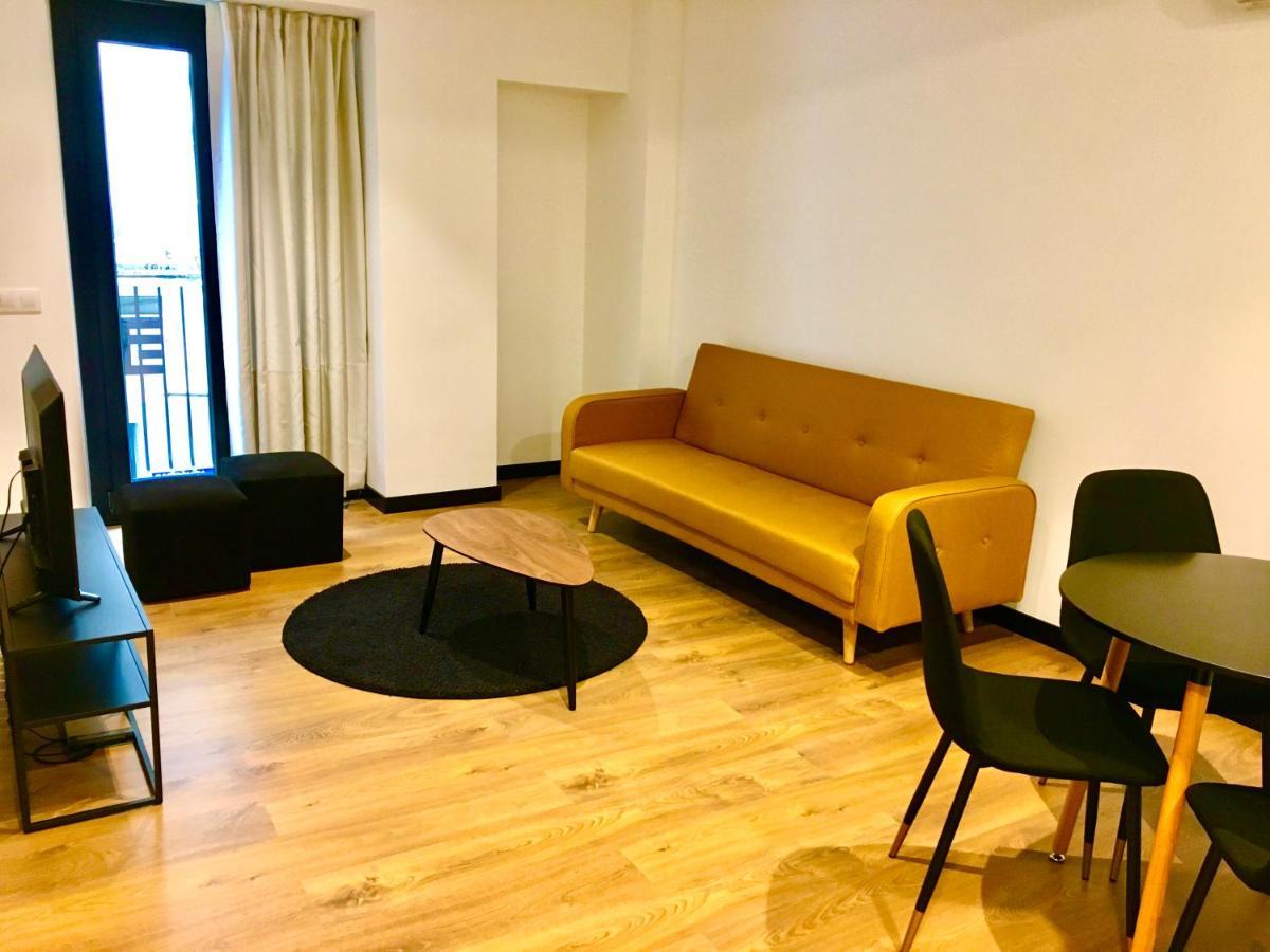 Loft De Diseno Con Balcon Apartman Figueres  Kültér fotó